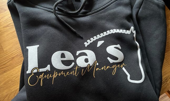 Equipment Manager/in Hoodie